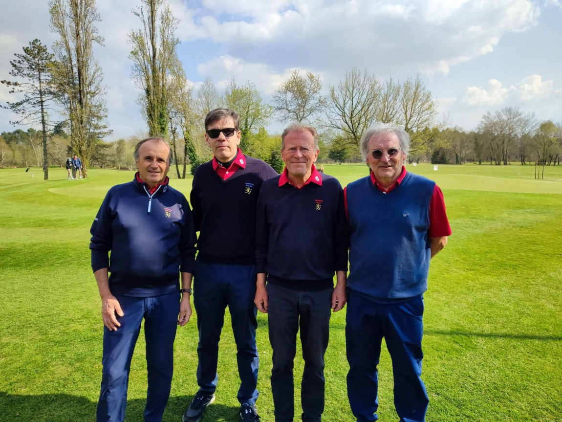 Michel Castex, Christian Martin, Jim Hill, Yves Chollet. Absents sur la photo : Serge Petel, Antoine Dupont et Michel Aurensan